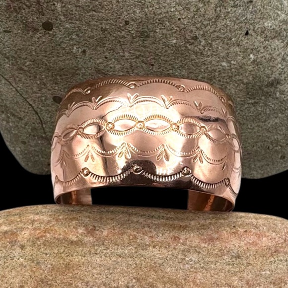 DW Signed Navajo Native American Handmade Tooled Copper Cuff Bracelet 7 5/8